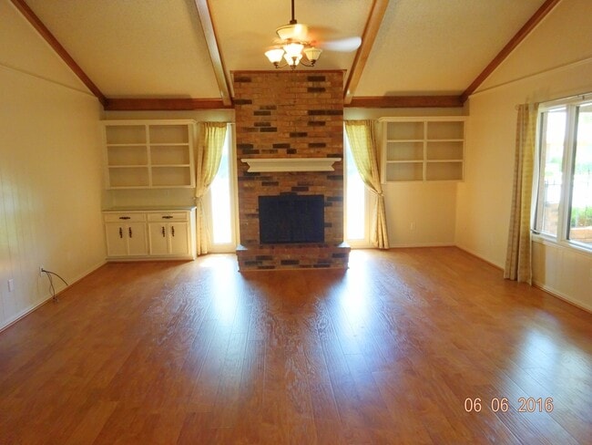 Building Photo - House Near Elementary, Movie Theater, Rest...