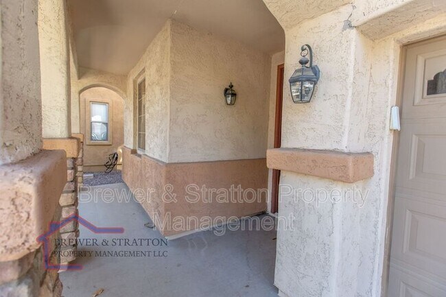 Building Photo - 4072 S Mariposa Dr