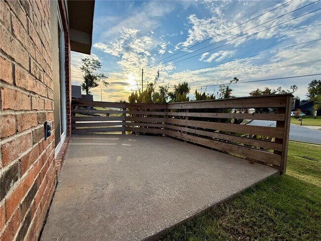 Foto del edificio - 2613 W Oak St