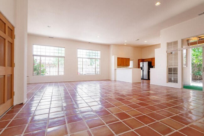 Foto del edificio - Single Level 3 Bedroom 2.5 Bath home in De...