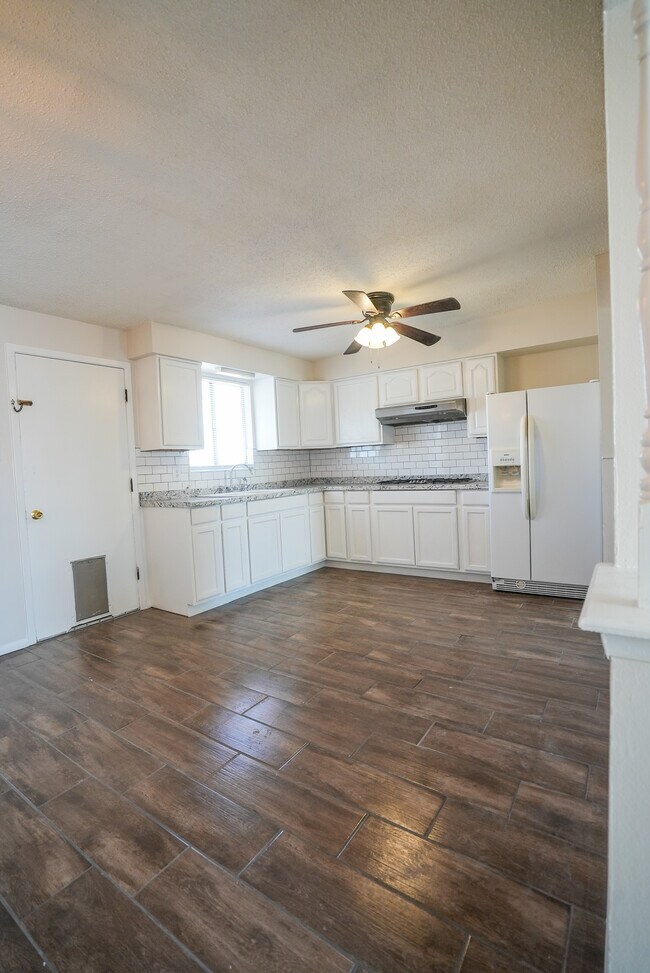 Foto del edificio - 10525 Champlain St