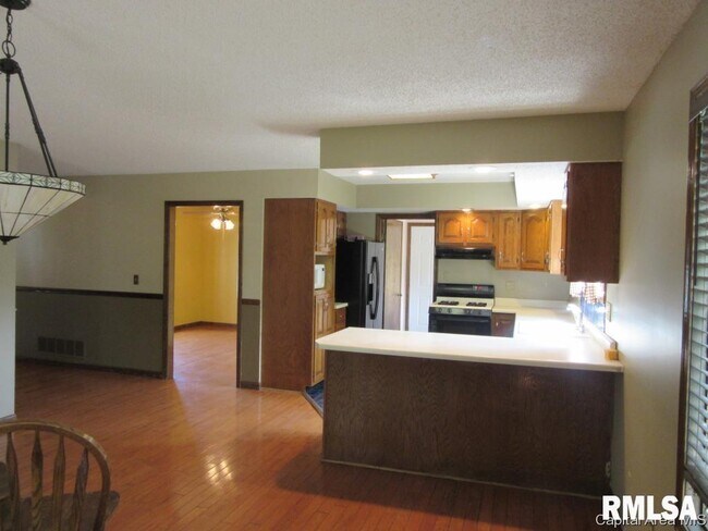Building Photo - 3301 Branchwood Dr
