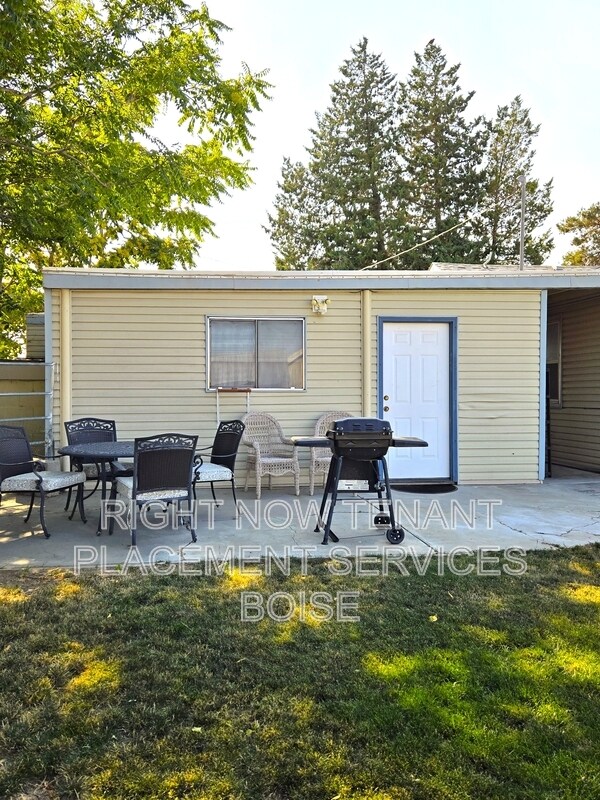 Foto principal - 15822 Riverside Rd