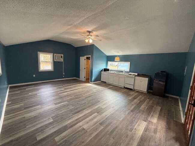 Foto del edificio - 1060 Timmons Acres Ln