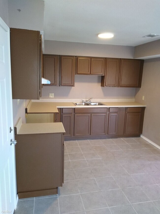 Foto del edificio - 3 br, 1 bath House - 466 Peacock Dr
