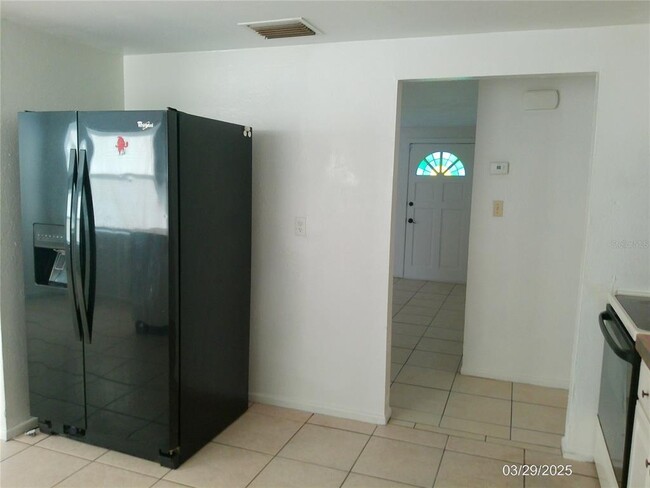 Foto del edificio - 4710 Melody Ln