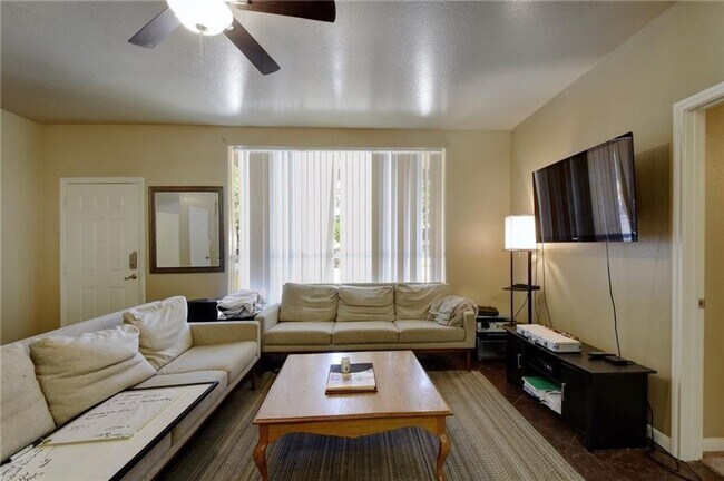 Foto del edificio - 4X2 Condo Less than $900/Bedroom for August