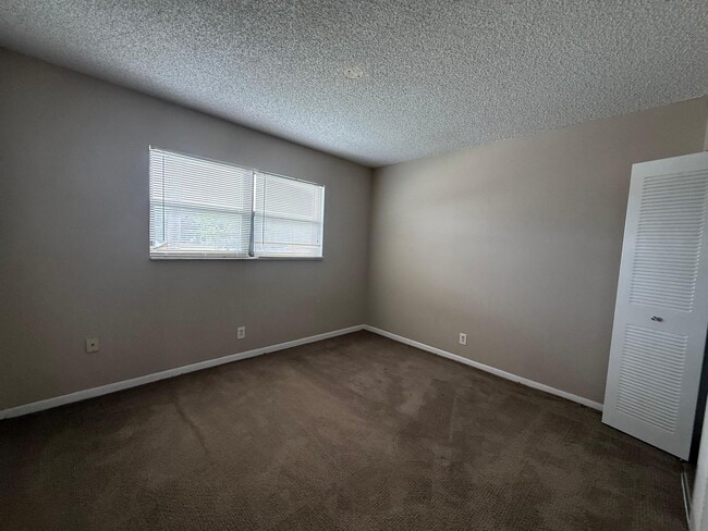 Building Photo - 2141 Woolbright Rd