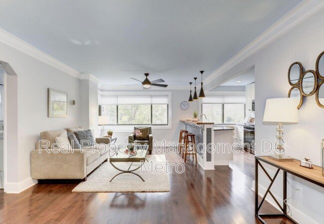 Foto del edificio - 3701 Connecticut Ave NW