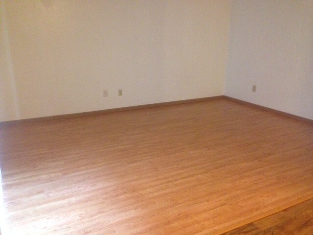 Building Photo - 625 S Dodge St