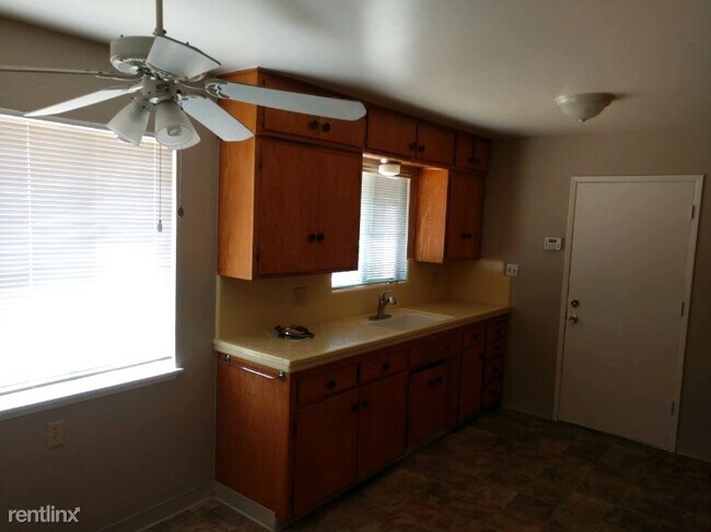 Building Photo - 2 br, 1 bath House - 97 Dean Rd