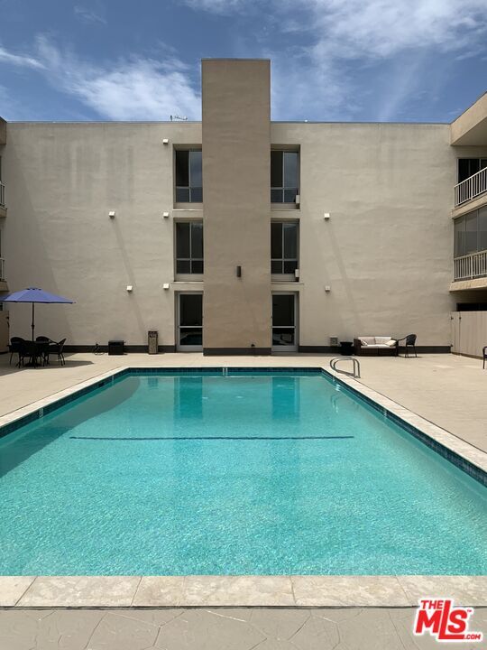 Foto del edificio - 927 N Kings Rd