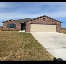 Building Photo - 3028 E Wells Ave