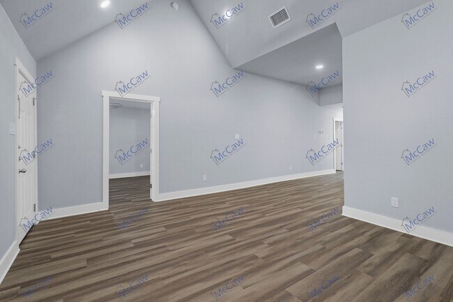 Building Photo - Adorable 3/2 in the Great Neighborhood of ...