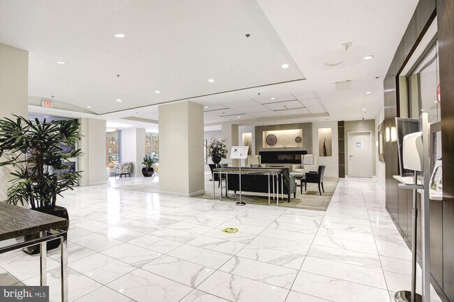 Foto del edificio - 5101 River Rd
