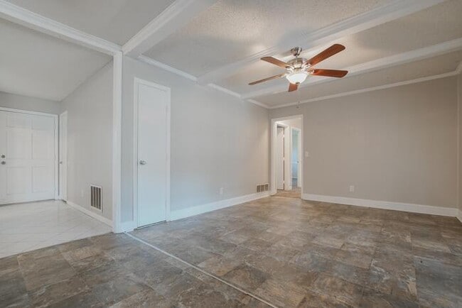 Building Photo - 713 Frieden St