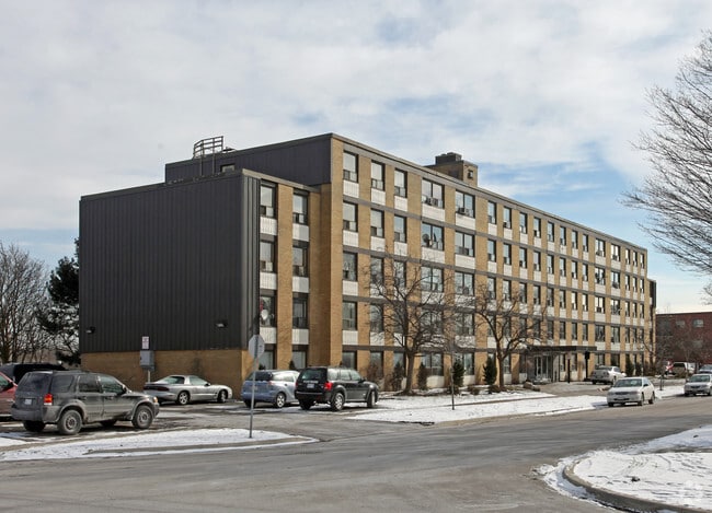 Building Photo - 15 Leslie Street