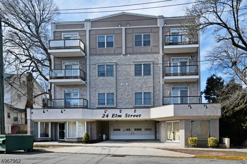 Primary Photo - 24 Elm St