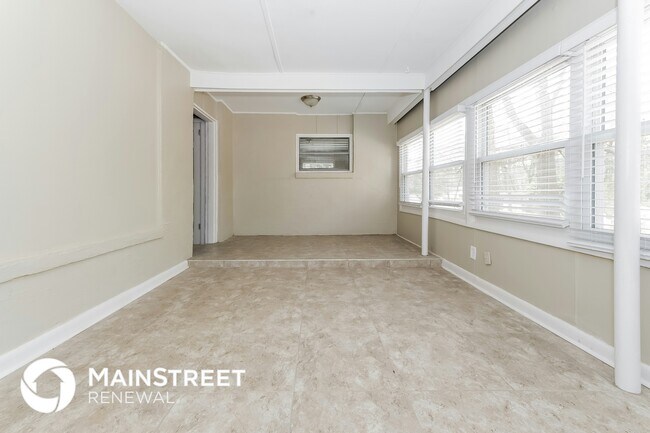 Foto del edificio - 6104 Holiday Blvd