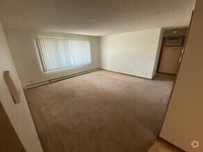 Building Photo - 1136 G St