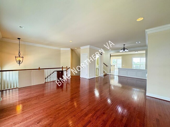 Photo - 20647 Erskine Ter- House