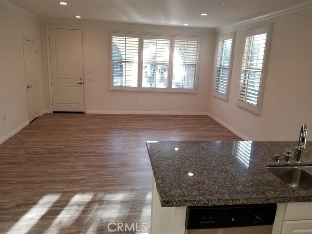 Building Photo - 74 Rose Arch