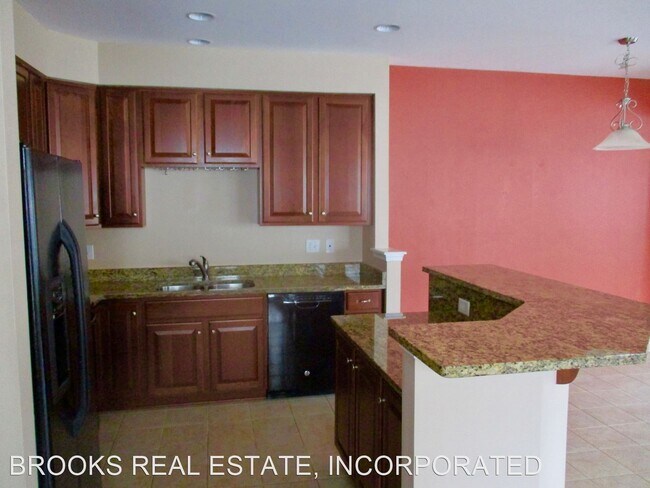 Building Photo - 3 br, 2.5 bath House - 6519 Continental St...