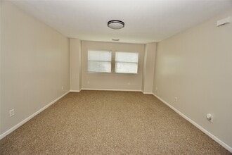 Building Photo - 2434 Ranch Hollow Ct