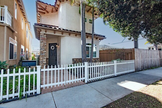 Foto del edificio - Oceanside Gem with ocean view and a 5-Minute Walk to the Beach/Pier