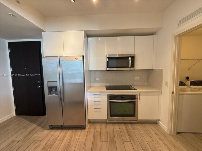 Foto del edificio - 999 SW 1st Ave