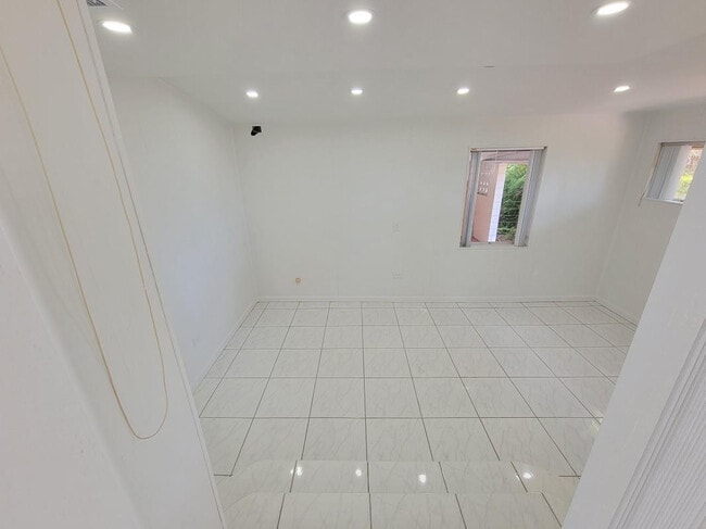 Building Photo - 2980 SW 68th Ave