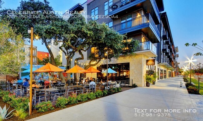 Building Photo - 704