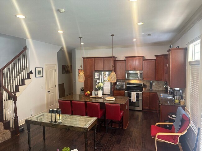Foto del edificio - 3 Bed, 2.5 Bath Garden Home in Lakewood Subdivision – Available 8/1