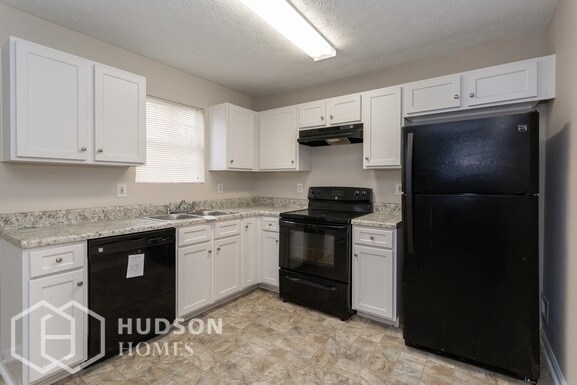 Building Photo - 9590 Sleepy Hollow Ln