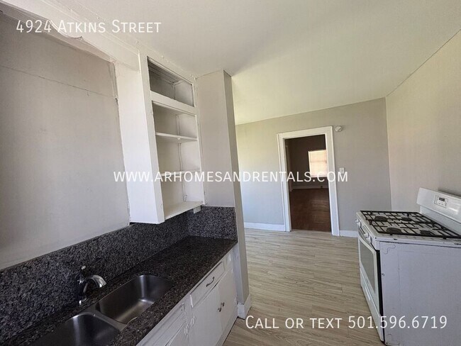 Foto del edificio - 4924 Atkins St