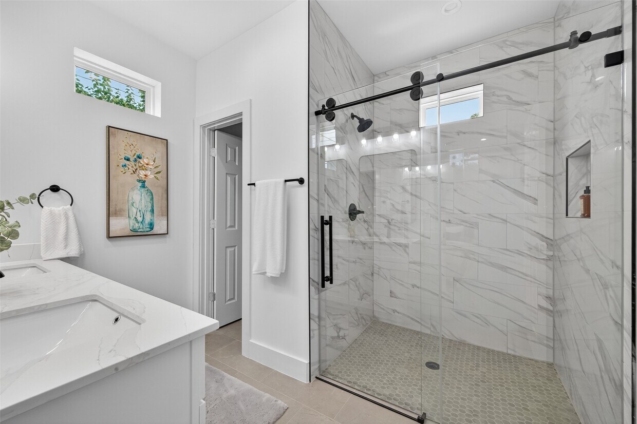 Foto del edificio - 5027 Willow Glen Dr