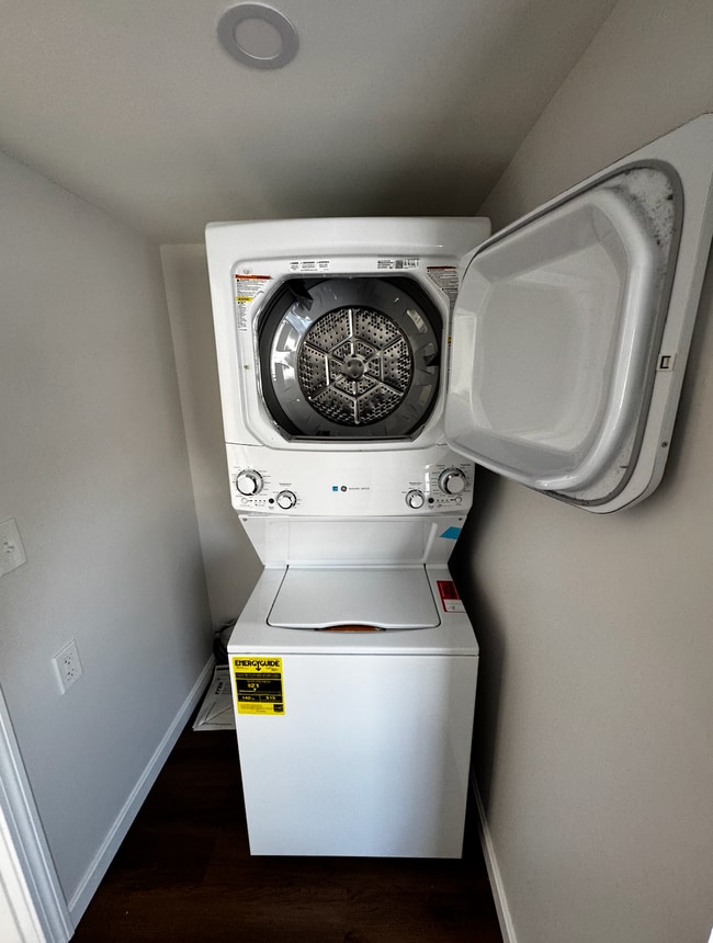 Foto del edificio - 169 Sewalls Falls Rd