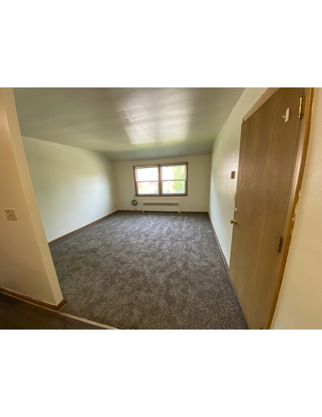 Living Room - 3135 S 47th St