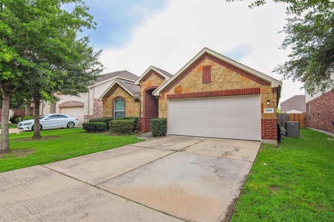 Foto del edificio - 4419 Juniper Bay Ln