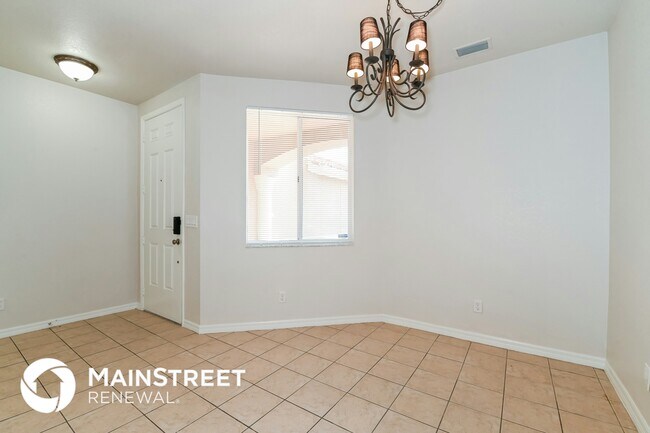 Foto del edificio - 9793 Roundstone Cir