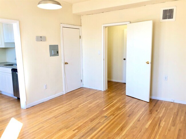 Foto del edificio - 30 Ferry St