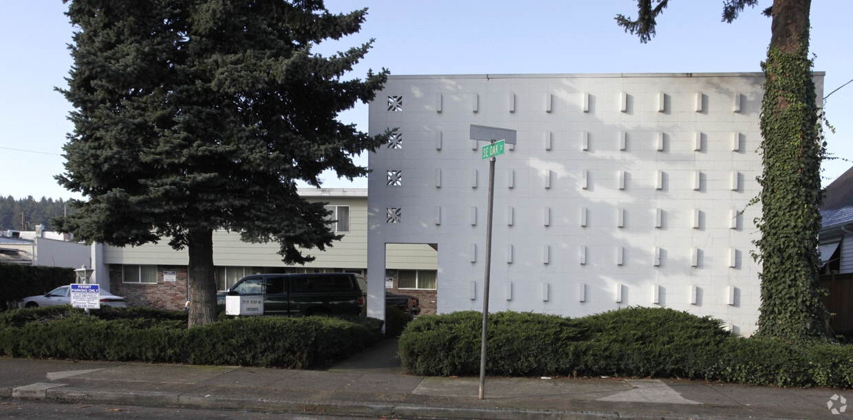 Building Photo - 333-351 SE 81st Ave