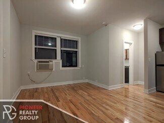 Building Photo - 835 W Wolfram St