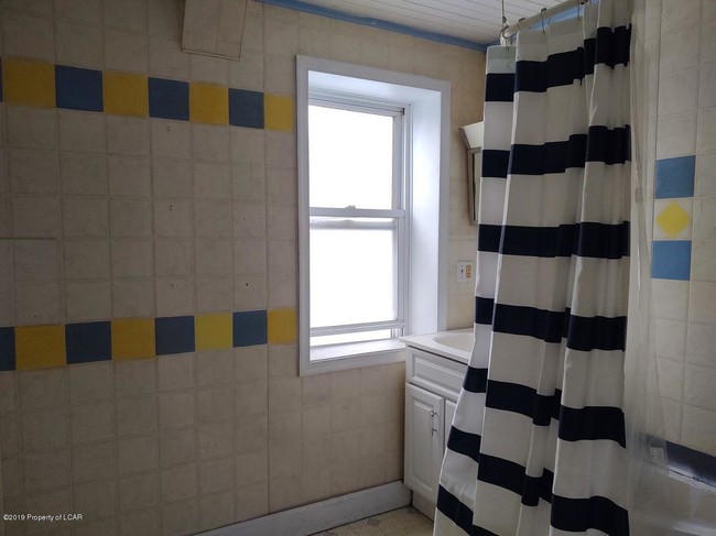 Foto del edificio - 220 Noble Ln