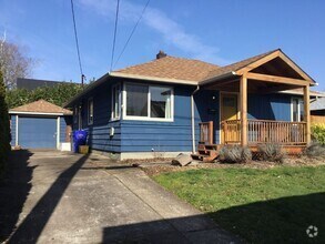 Building Photo - 7525 N Clarendon Ave