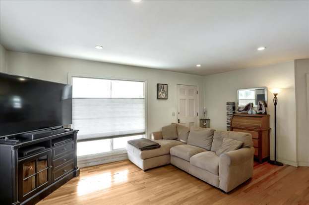 Foto del edificio - 225 Mortimer Ln