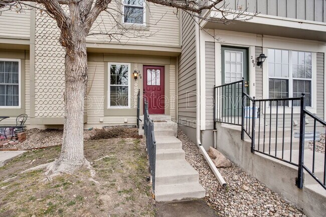 Building Photo - 1811 S Quebec Way
