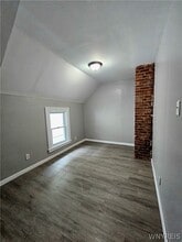Building Photo - 102 17th St