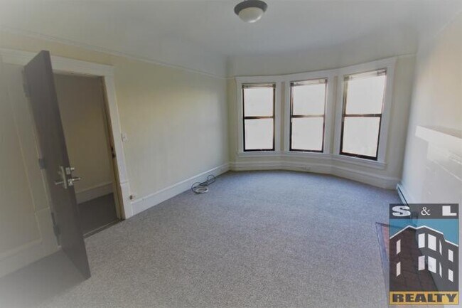Building Photo - bedroom in San Francisco CA 94117