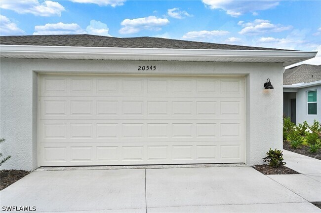 Foto del edificio - 20545 Hazelnut Ct